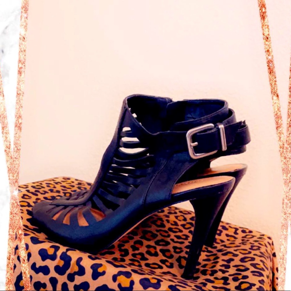 Antonio Melani high heel sandal